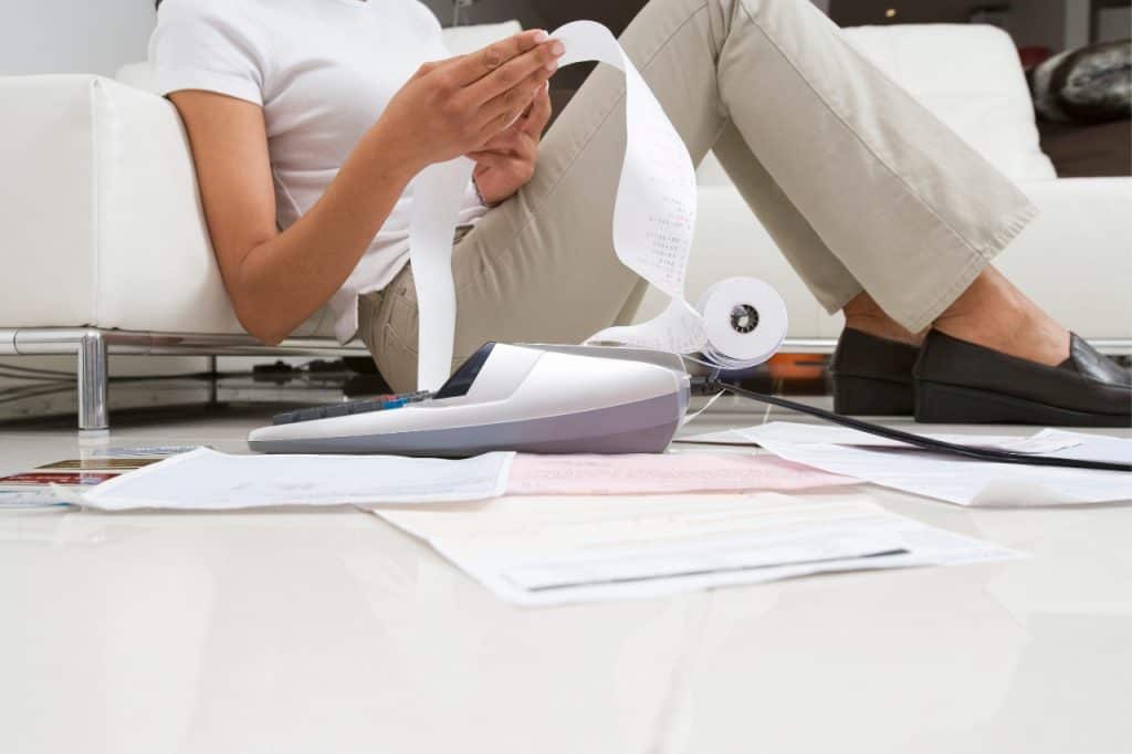 Most of the time we know when we are wasting money on guilty pleasures. But there are many ways that you are wasting money that I bet you didn't know. Learn 10 hidden ways you are wasting your hard earned money. Stop these money wasting habits and you'll keep more of your money and increase your financial health. #wastingmoney #savingmoney #personalfinance #smartmoney #moneymatters #femininefinancial